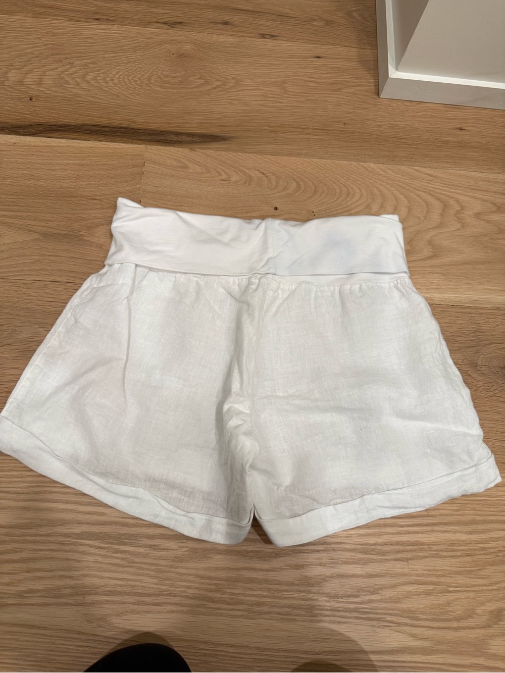 Fresh Laundry sz med linen white shorts - Picture 3 of 3